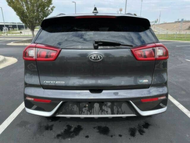 Сірий Кіа Niro, об'ємом двигуна 1.6 л та пробігом 49 тис. км за 12200 $, фото 5 на Automoto.ua