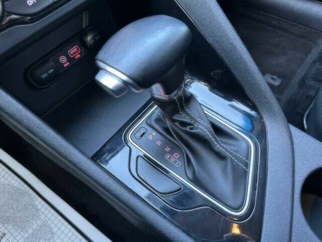 Сірий Кіа Niro, об'ємом двигуна 1.6 л та пробігом 49 тис. км за 12200 $, фото 12 на Automoto.ua