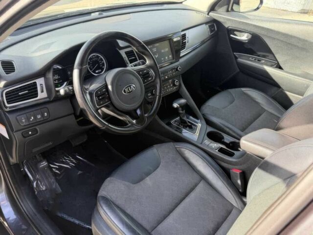 Серый Киа Niro, объемом двигателя 1.6 л и пробегом 46 тыс. км за 4600 $, фото 7 на Automoto.ua