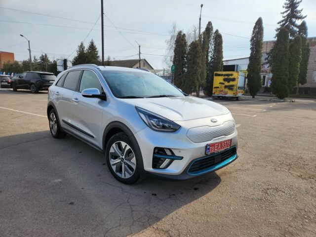 Серый Киа Niro, объемом двигателя 0 л и пробегом 86 тыс. км за 17900 $, фото 3 на Automoto.ua