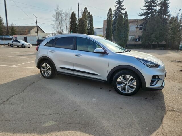 Серый Киа Niro, объемом двигателя 0 л и пробегом 86 тыс. км за 17900 $, фото 2 на Automoto.ua