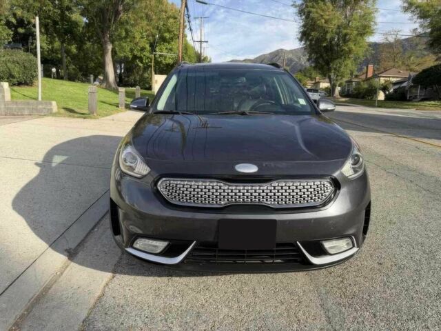 Серый Киа Niro, объемом двигателя 1.6 л и пробегом 46 тыс. км за 4600 $, фото 1 на Automoto.ua