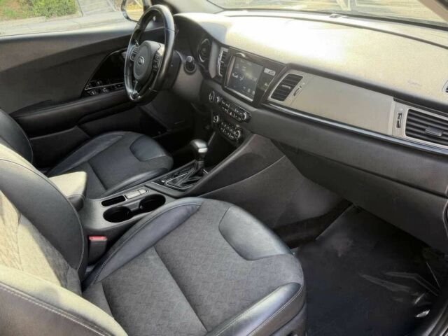 Серый Киа Niro, объемом двигателя 1.6 л и пробегом 46 тыс. км за 4600 $, фото 6 на Automoto.ua