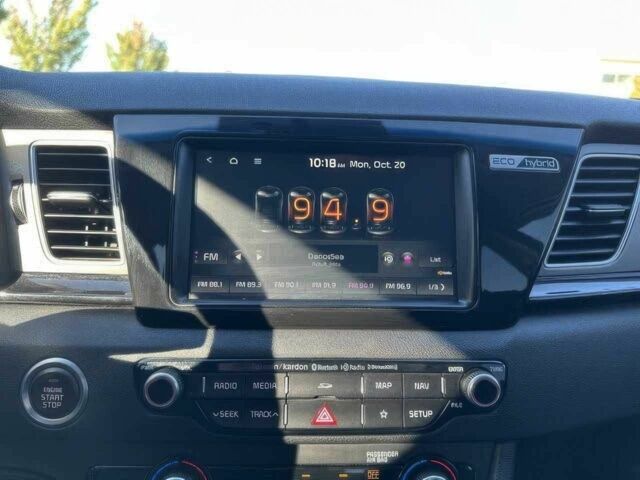 Сірий Кіа Niro, об'ємом двигуна 1.6 л та пробігом 49 тис. км за 12200 $, фото 10 на Automoto.ua