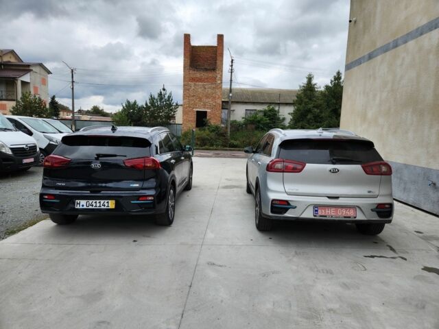 Киа Niro 2019 в Дубно на Automoto.ua Серый Киа Niro, объемом двигателя 0 л и пробегом 86 тыс. км за 18000 $, фото 1 на Automoto.ua