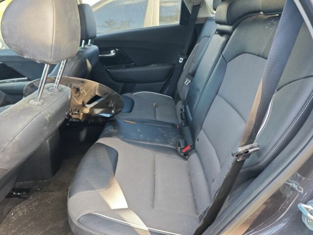 Серый Киа Niro, объемом двигателя 0 л и пробегом 19 тыс. км за 5200 $, фото 5 на Automoto.ua
