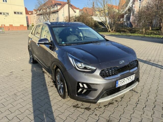 Серый Киа Niro, объемом двигателя 1.6 л и пробегом 100 тыс. км за 17133 $, фото 2 на Automoto.ua