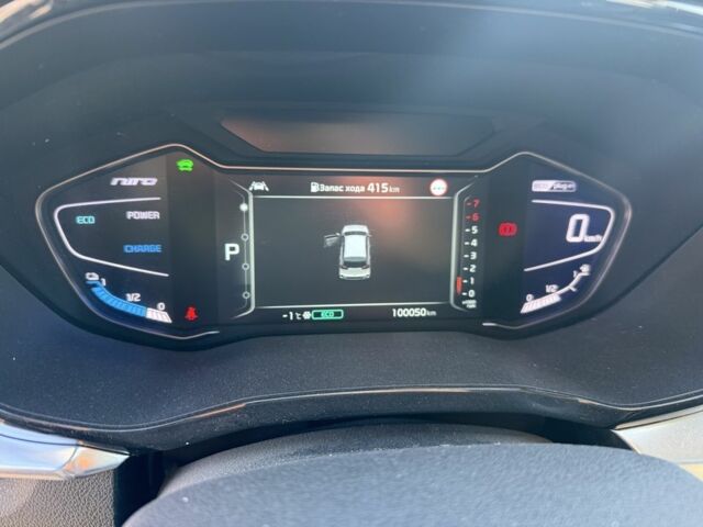 Серый Киа Niro, объемом двигателя 1.6 л и пробегом 100 тыс. км за 17133 $, фото 6 на Automoto.ua