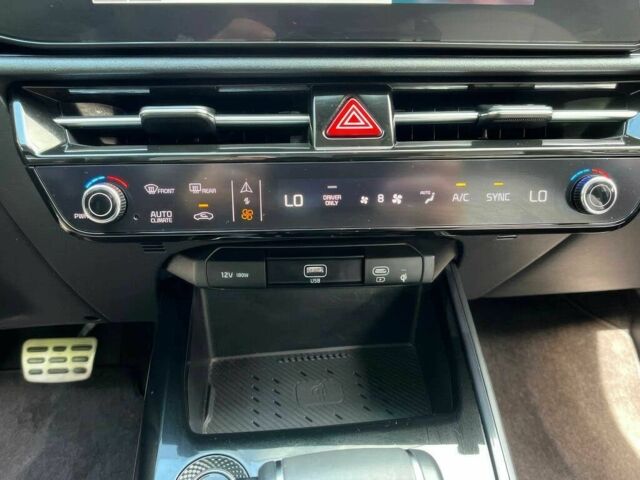 Сірий Кіа Niro, об'ємом двигуна 1.6 л та пробігом 14 тис. км за 12000 $, фото 10 на Automoto.ua
