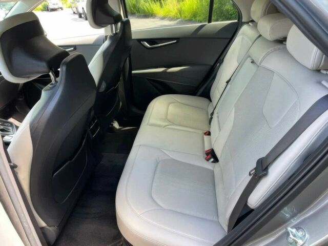 Сірий Кіа Niro, об'ємом двигуна 1.6 л та пробігом 14 тис. км за 12000 $, фото 13 на Automoto.ua