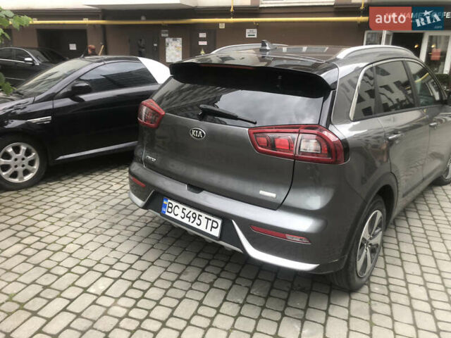 Серый Киа Niro, объемом двигателя 1.58 л и пробегом 150 тыс. км за 13900 $, фото 3 на Automoto.ua
