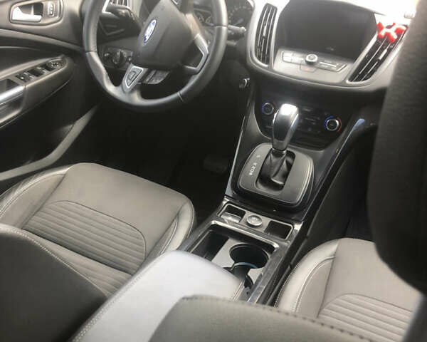Серый Киа Niro, объемом двигателя 1.58 л и пробегом 150 тыс. км за 13900 $, фото 4 на Automoto.ua