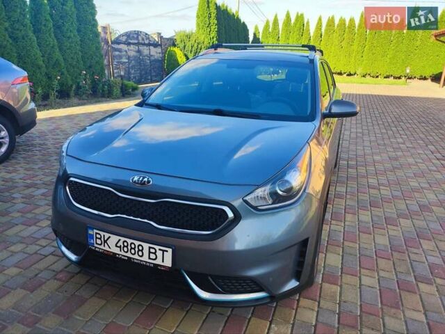 Сірий Кіа Niro, об'ємом двигуна 1.6 л та пробігом 148 тис. км за 14999 $, фото 3 на Automoto.ua