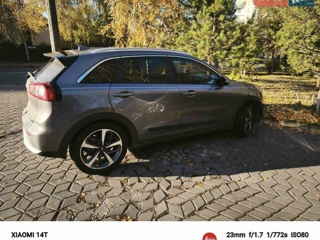 Сірий Кіа Niro, об'ємом двигуна 1.6 л та пробігом 148 тис. км за 14999 $, фото 17 на Automoto.ua