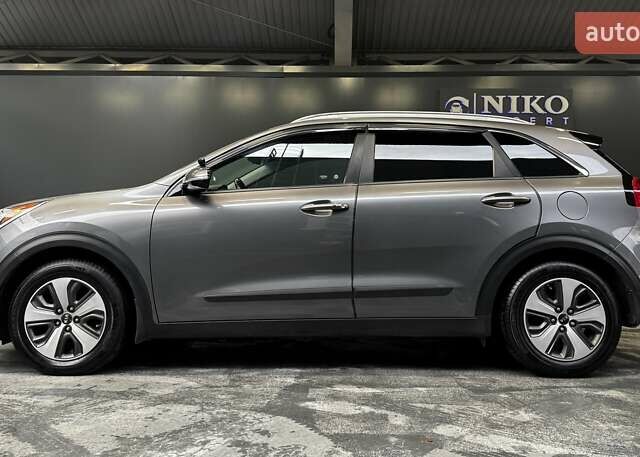 Кіа Niro 2017 у Києві на Automoto.ua Сірий Кіа Niro, об'ємом двигуна 1.6 л та пробігом 213 тис. км за 14000 $, фото 7 на Automoto.ua