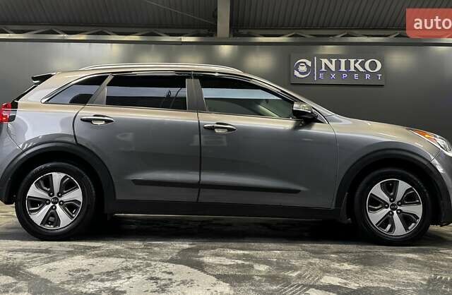 Кіа Niro 2017 у Києві на Automoto.ua Сірий Кіа Niro, об'ємом двигуна 1.6 л та пробігом 213 тис. км за 14000 $, фото 20 на Automoto.ua