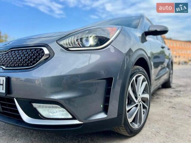 Сірий Кіа Niro, об'ємом двигуна 1.58 л та пробігом 92 тис. км за 17450 $, фото 3 на Automoto.ua