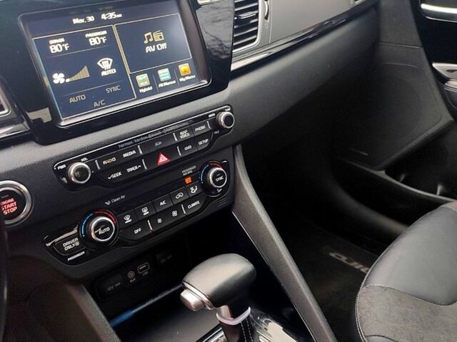 Сірий Кіа Niro, об'ємом двигуна 1.6 л та пробігом 160 тис. км за 14900 $, фото 9 на Automoto.ua