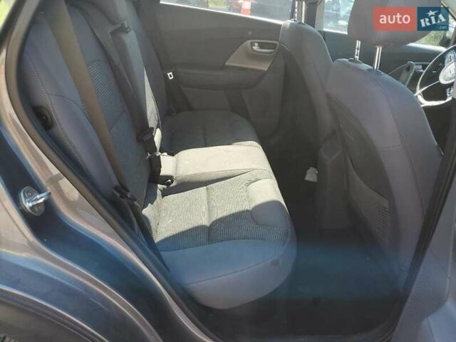Серый Киа Niro, объемом двигателя 1.58 л и пробегом 170 тыс. км за 2300 $, фото 9 на Automoto.ua