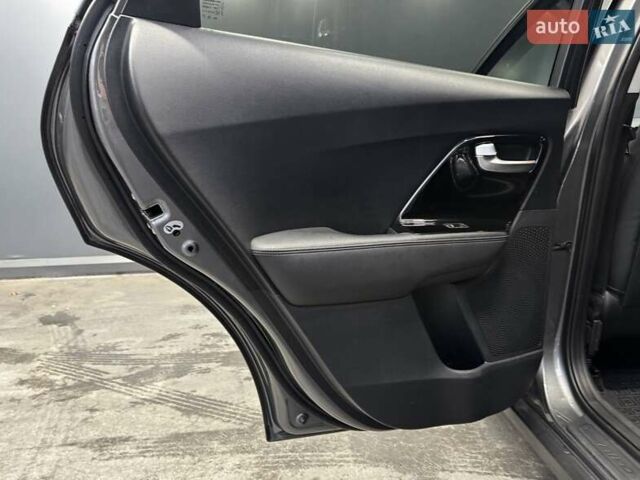 Кіа Niro 2017 у Києві на Automoto.ua Сірий Кіа Niro, об'ємом двигуна 1.6 л та пробігом 213 тис. км за 14000 $, фото 38 на Automoto.ua