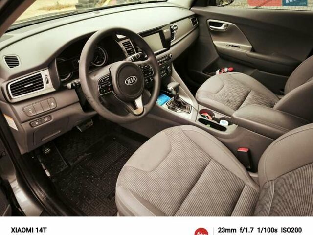 Сірий Кіа Niro, об'ємом двигуна 1.6 л та пробігом 148 тис. км за 14999 $, фото 29 на Automoto.ua