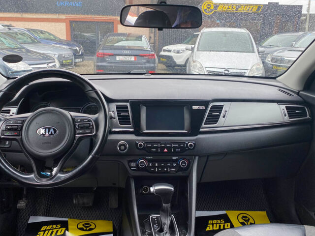Серый Киа Niro, объемом двигателя 1.6 л и пробегом 148 тыс. км за 18400 $, фото 13 на Automoto.ua