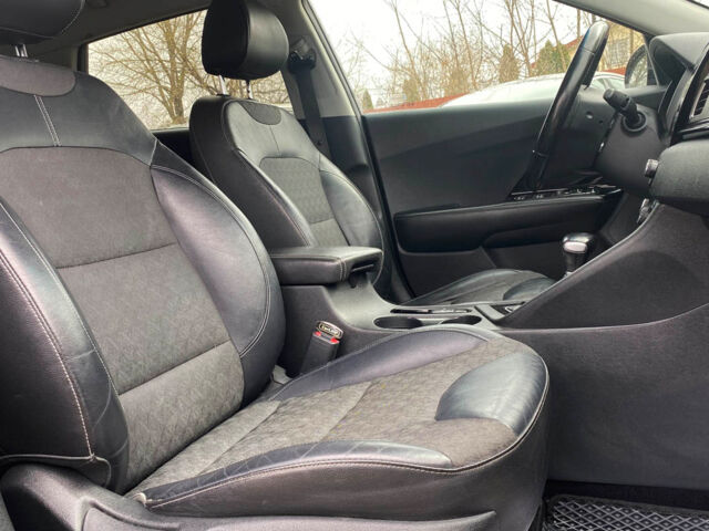 Серый Киа Niro, объемом двигателя 1.6 л и пробегом 148 тыс. км за 18400 $, фото 16 на Automoto.ua