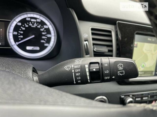 Сірий Кіа Niro, об'ємом двигуна 1.58 л та пробігом 83 тис. км за 17150 $, фото 41 на Automoto.ua