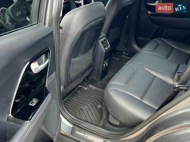 Сірий Кіа Niro, об'ємом двигуна 1.58 л та пробігом 92 тис. км за 17450 $, фото 18 на Automoto.ua