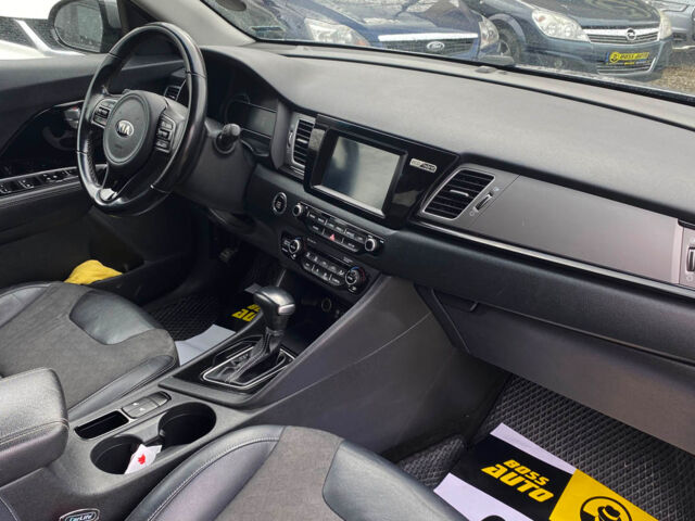 Серый Киа Niro, объемом двигателя 1.6 л и пробегом 148 тыс. км за 18400 $, фото 15 на Automoto.ua