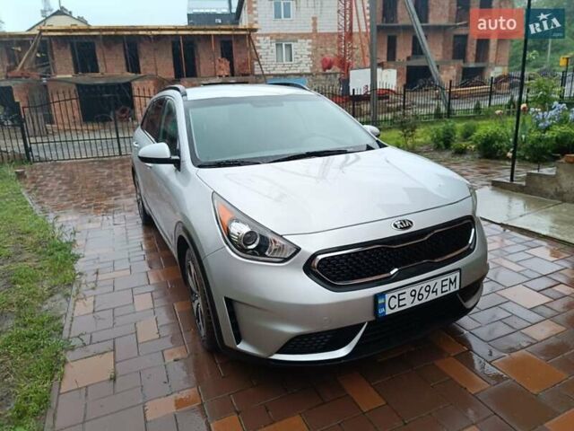 Серый Киа Niro, объемом двигателя 1.58 л и пробегом 136 тыс. км за 13600 $, фото 1 на Automoto.ua