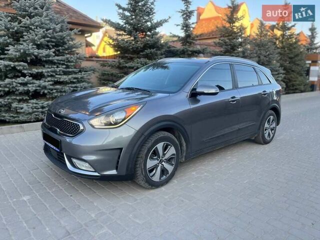 Сірий Кіа Niro, об'ємом двигуна 1.58 л та пробігом 131 тис. км за 14800 $, фото 1 на Automoto.ua