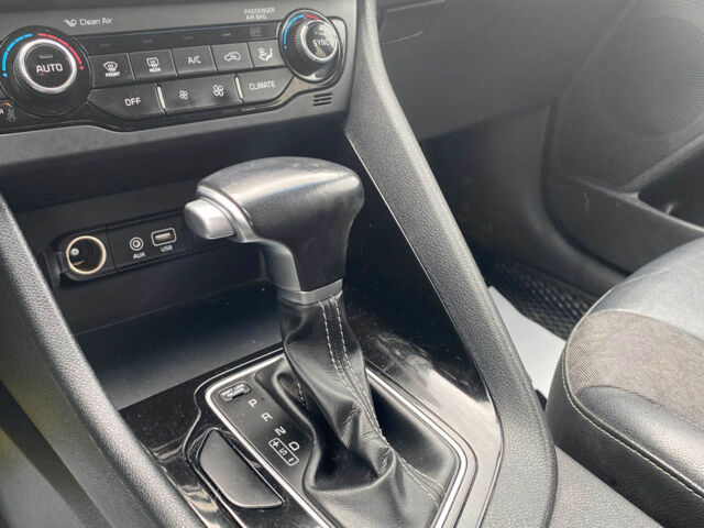 Серый Киа Niro, объемом двигателя 1.6 л и пробегом 148 тыс. км за 18400 $, фото 11 на Automoto.ua