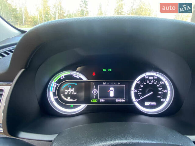 Киа Niro 2017 в Львове на Automoto.ua Серый Киа Niro, объемом двигателя 1.58 л и пробегом 110 тыс. км за 17999 $, фото 24 на Automoto.ua