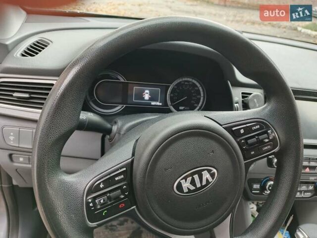 Серый Киа Niro, объемом двигателя 1.58 л и пробегом 172 тыс. км за 15900 $, фото 3 на Automoto.ua