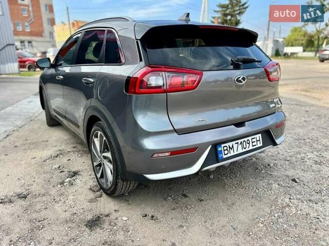 Сірий Кіа Niro, об'ємом двигуна 1.58 л та пробігом 92 тис. км за 17450 $, фото 4 на Automoto.ua