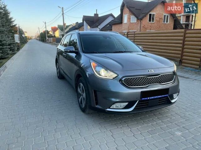 Сірий Кіа Niro, об'ємом двигуна 1.58 л та пробігом 131 тис. км за 14800 $, фото 6 на Automoto.ua