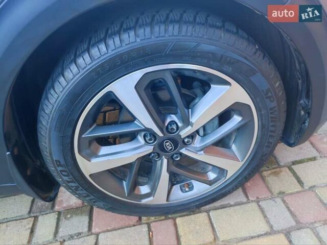 Сірий Кіа Niro, об'ємом двигуна 1.6 л та пробігом 148 тис. км за 14999 $, фото 36 на Automoto.ua