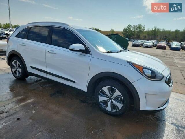 Серый Киа Niro, объемом двигателя 1.58 л и пробегом 118 тыс. км за 2300 $, фото 3 на Automoto.ua