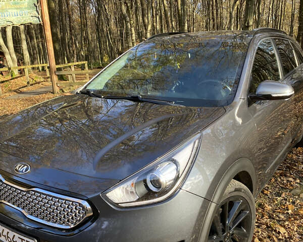 Киа Niro 2017 в Львове на Automoto.ua Серый Киа Niro, объемом двигателя 1.58 л и пробегом 110 тыс. км за 17999 $, фото 6 на Automoto.ua