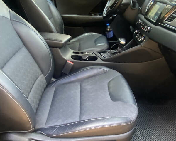 Киа Niro 2017 в Львове на Automoto.ua Серый Киа Niro, объемом двигателя 1.58 л и пробегом 110 тыс. км за 17999 $, фото 18 на Automoto.ua