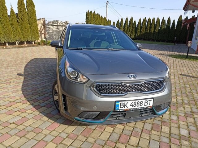 Сірий Кіа Niro, об'ємом двигуна 0.16 л та пробігом 134 тис. км за 15999 $, фото 6 на Automoto.ua