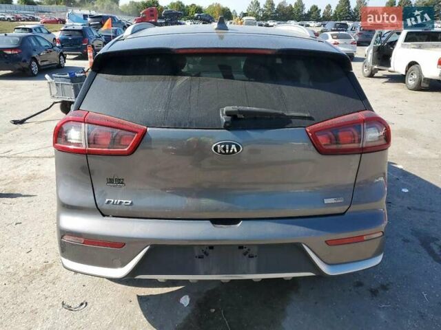 Серый Киа Niro, объемом двигателя 1.58 л и пробегом 170 тыс. км за 2300 $, фото 5 на Automoto.ua
