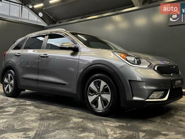 Кіа Niro 2017 у Києві на Automoto.ua Сірий Кіа Niro, об'ємом двигуна 1.6 л та пробігом 213 тис. км за 14000 $, фото 21 на Automoto.ua
