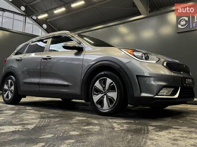 Кіа Niro 2017 у Києві на Automoto.ua Сірий Кіа Niro, об'ємом двигуна 1.6 л та пробігом 213 тис. км за 14000 $, фото 22 на Automoto.ua