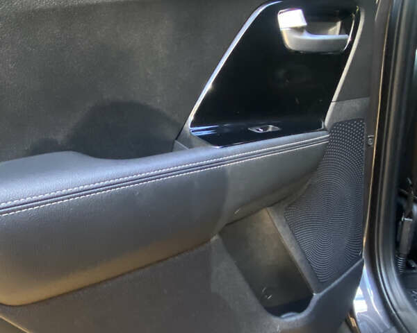Киа Niro 2017 в Львове на Automoto.ua Серый Киа Niro, объемом двигателя 1.58 л и пробегом 110 тыс. км за 17999 $, фото 23 на Automoto.ua
