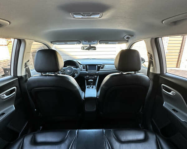 Серый Киа Niro, объемом двигателя 1.58 л и пробегом 122 тыс. км за 15800 $, фото 12 на Automoto.ua