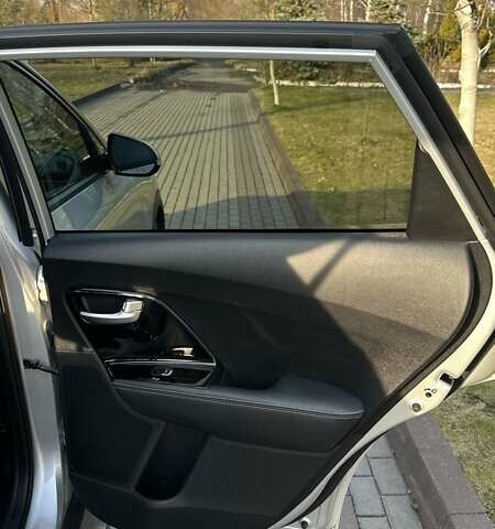 Сірий Кіа Niro, об'ємом двигуна 1.58 л та пробігом 144 тис. км за 16450 $, фото 30 на Automoto.ua
