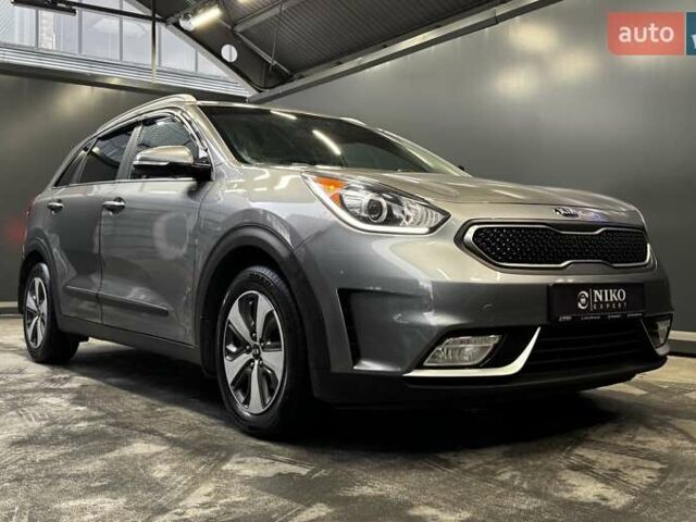 Кіа Niro 2017 у Києві на Automoto.ua Сірий Кіа Niro, об'ємом двигуна 1.6 л та пробігом 213 тис. км за 14000 $, фото 23 на Automoto.ua