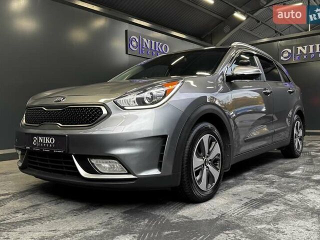 Кіа Niro 2017 у Києві на Automoto.ua Сірий Кіа Niro, об'ємом двигуна 1.6 л та пробігом 213 тис. км за 14000 $, фото 3 на Automoto.ua